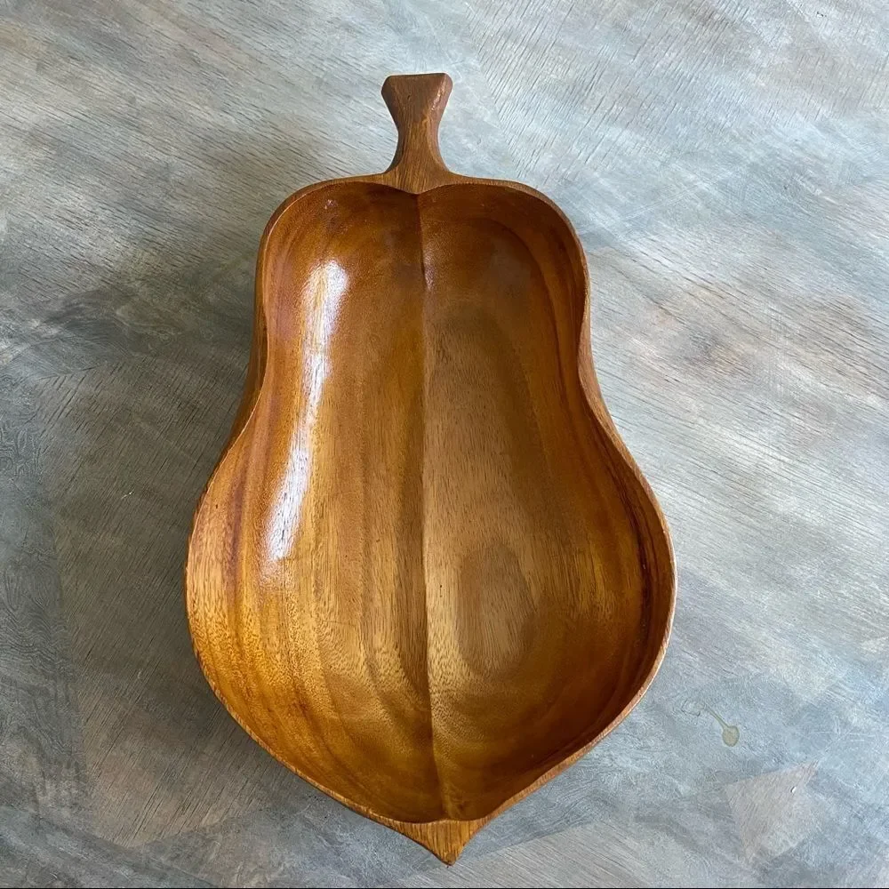 Wooden leaf shaped fruit bowl lightweight flat bottom